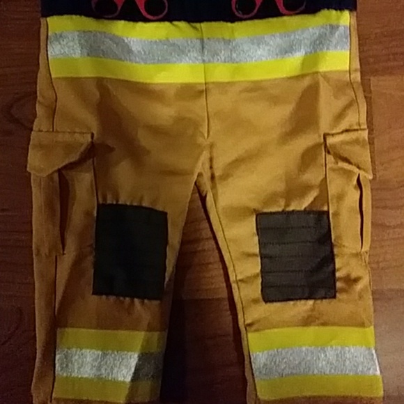Fireman Costume - Picture 5 of 7